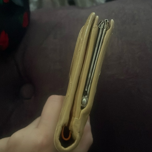 Chanel Cambon Yellow 💛CC Quilt Kisslock Wallet 💛 - Picture 4 of 15